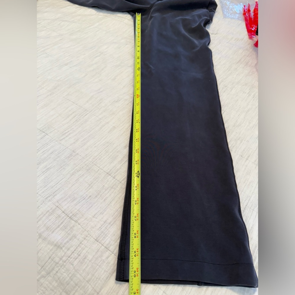 Lululemon Softstreme High Rise Pant Size 4 - Picture 14 of 16